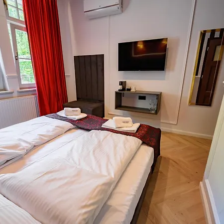 Orient Express Apartamento *